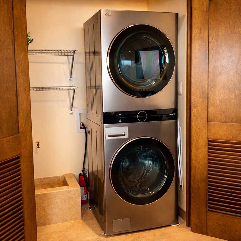 LG washer dryer in unit